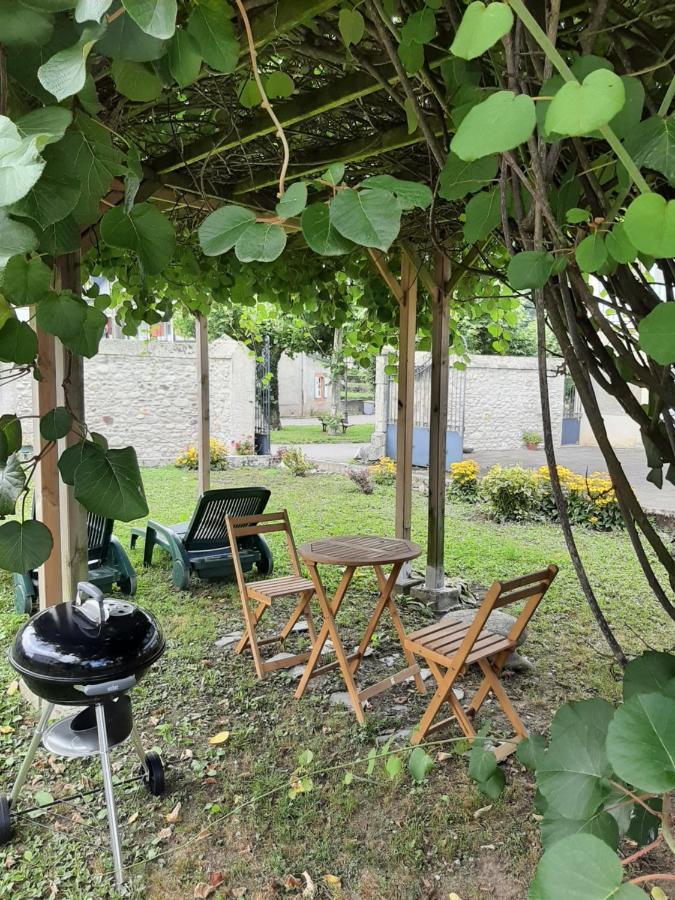 Bel Appartement Renove Dans Maison Bigourdane Pouzac Luaran gambar